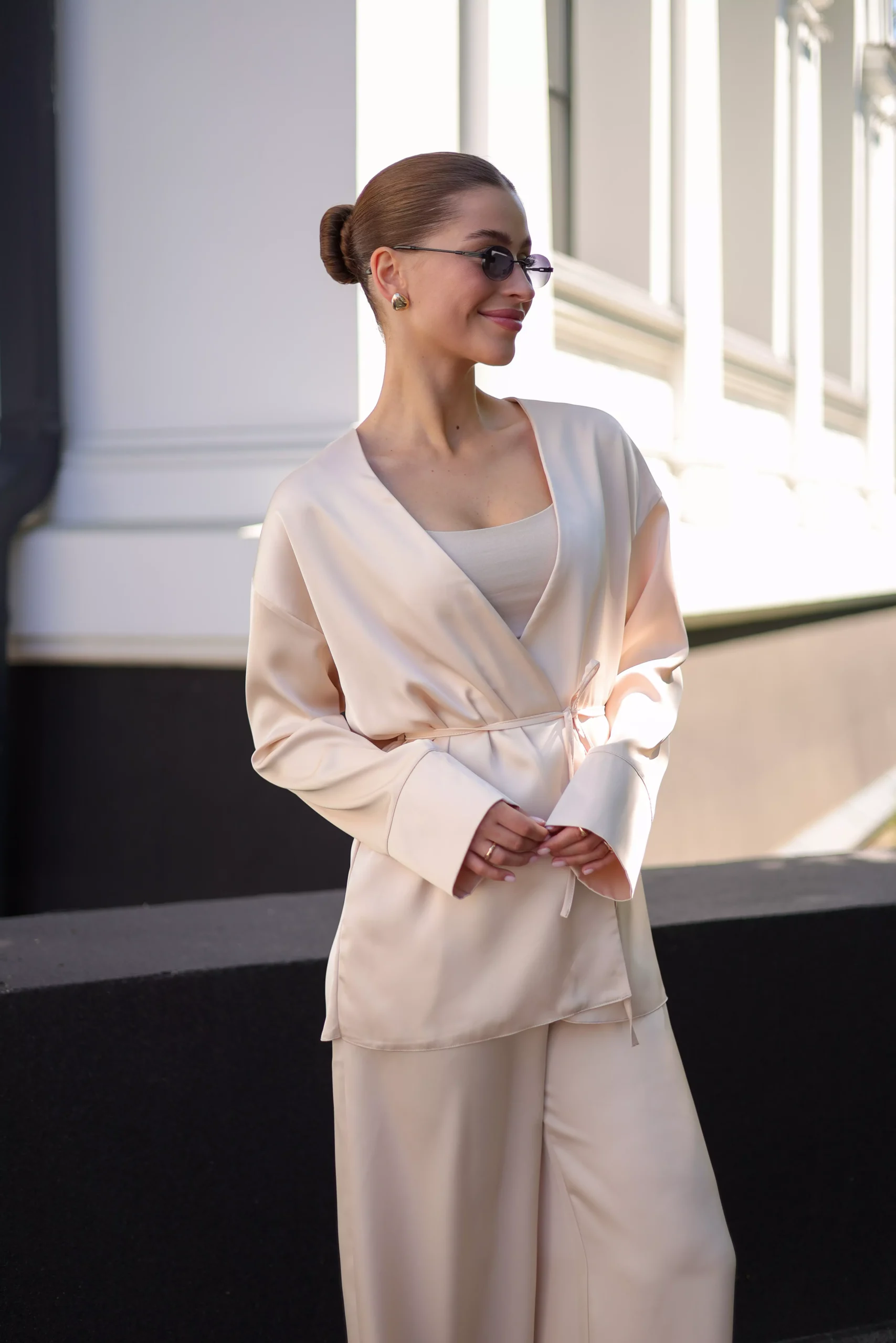 IMG_3735 Класична сорочка з поясом шовкова, кремова - Зображення 1